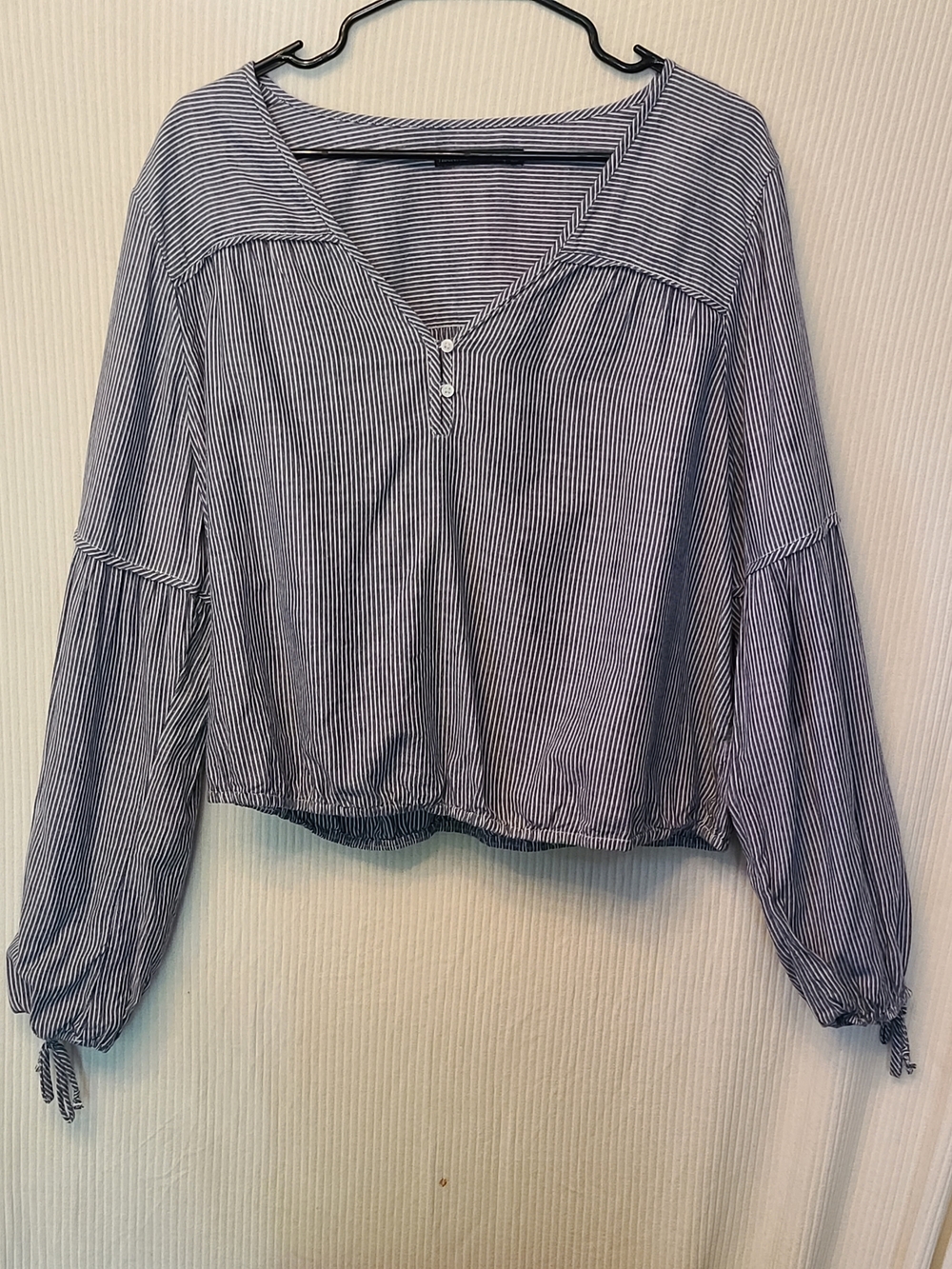 Abercrombie & Fitch Blue and White Striped V-Neck Peasant Top
